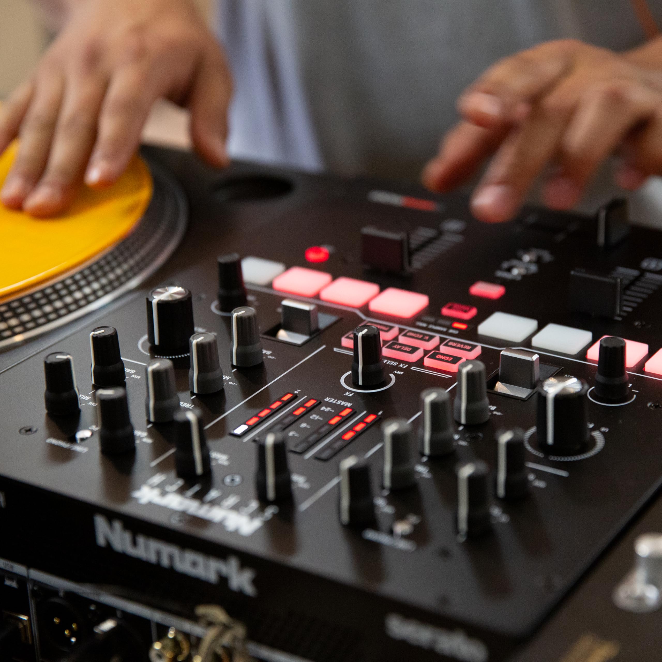 numark-scratch-mezclador-dj-de-2-canales-para-serato-dj-pro-con-innofader image 3